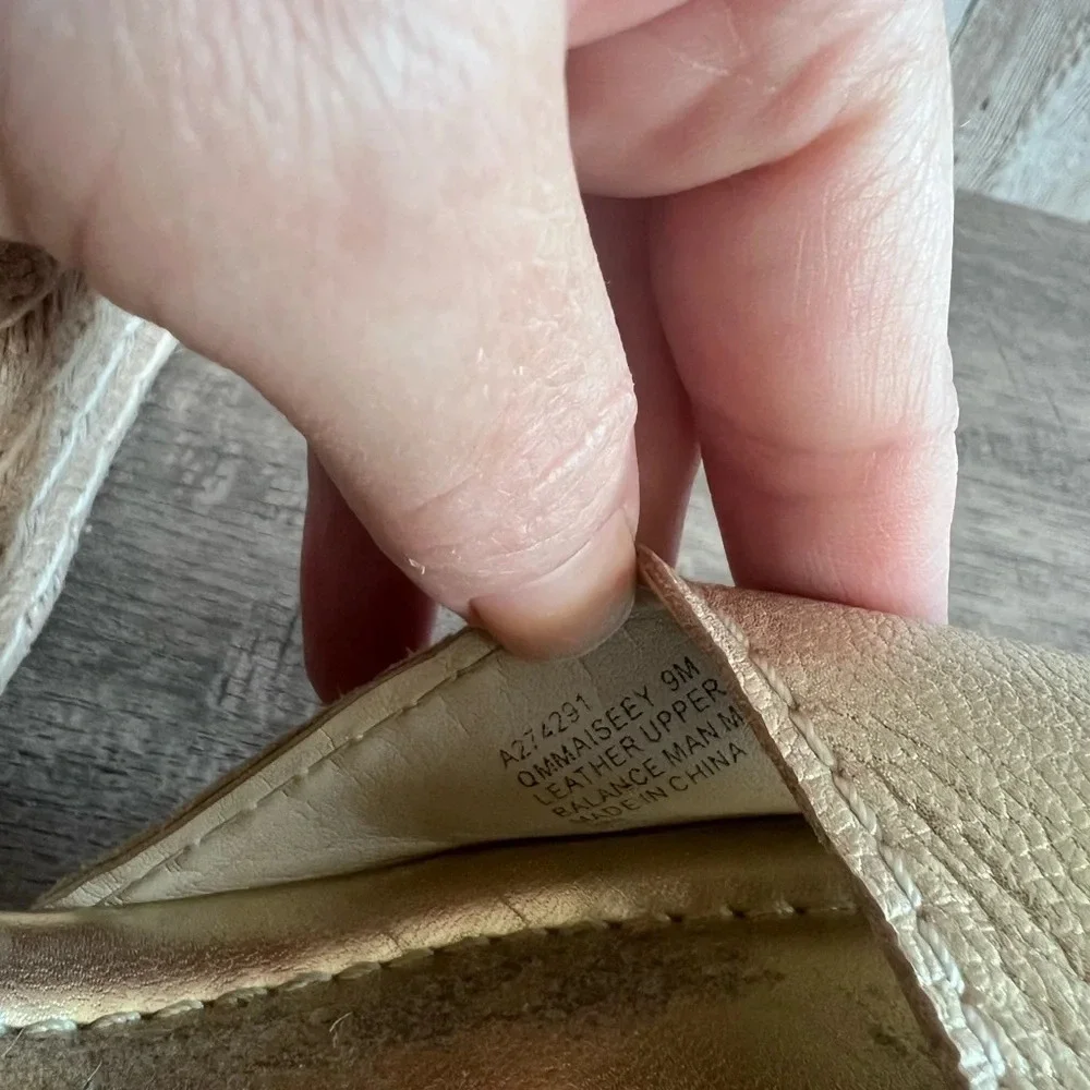 Marc Fisher Gold Wedge Espadrille Sandals Size 9